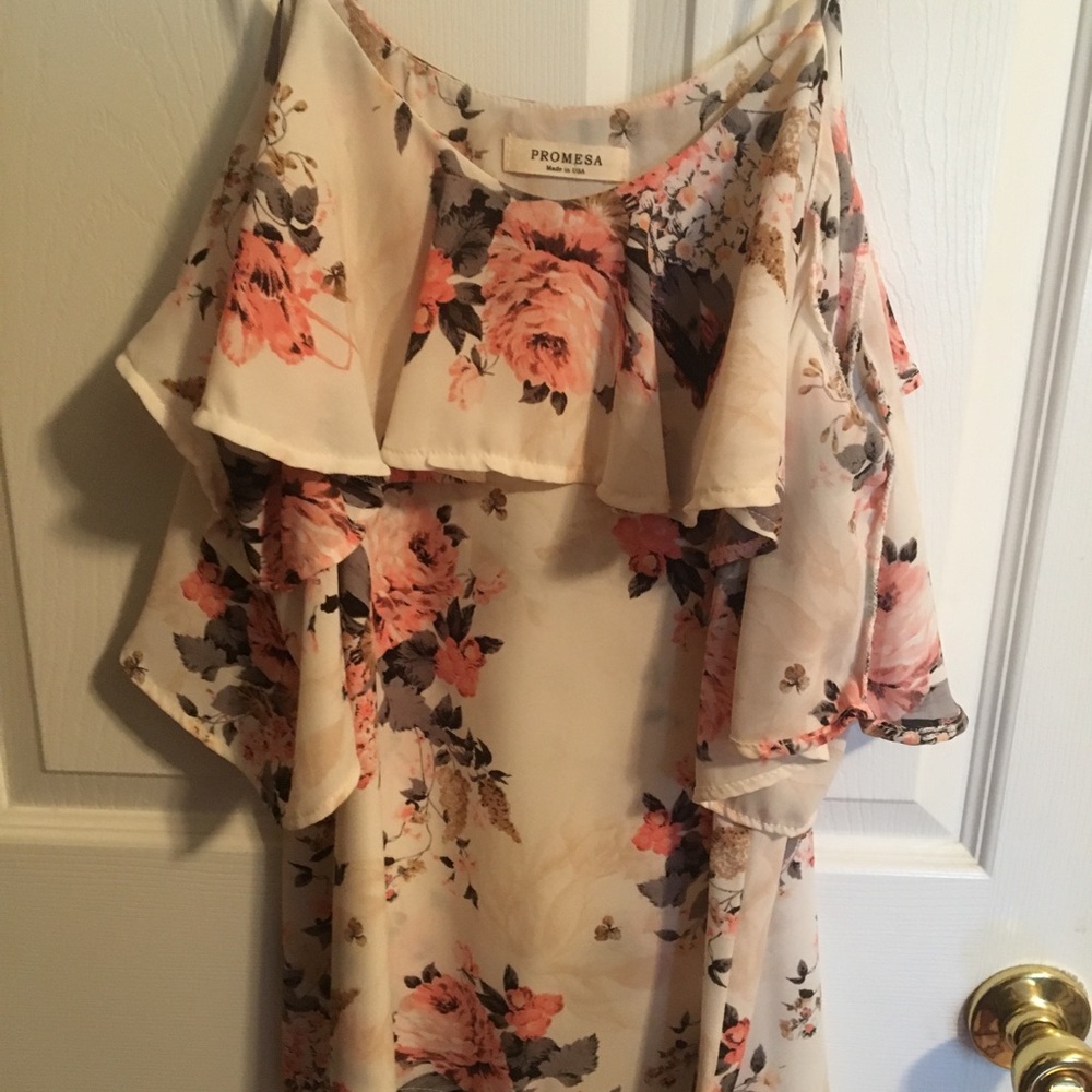 Floral cold shoulder